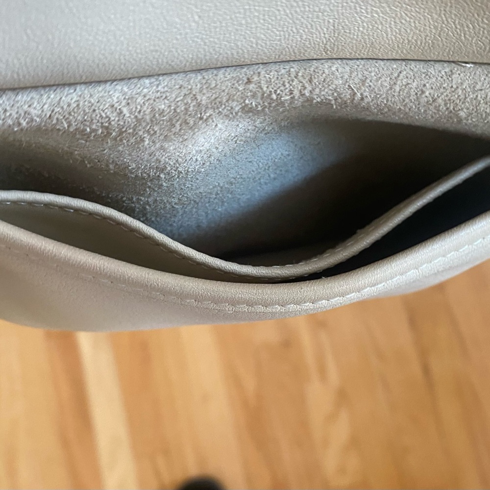 Vintage Coach Cream Leather Cross Body Bag - Picture 7 of 9
